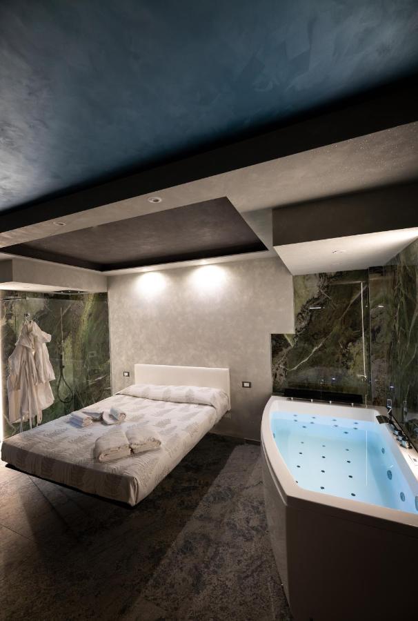 Garda Fantasy Paradise Silver O Gold Desenzano del Garda Exterior foto